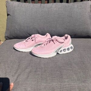 Nike Pink DN Sneakers
